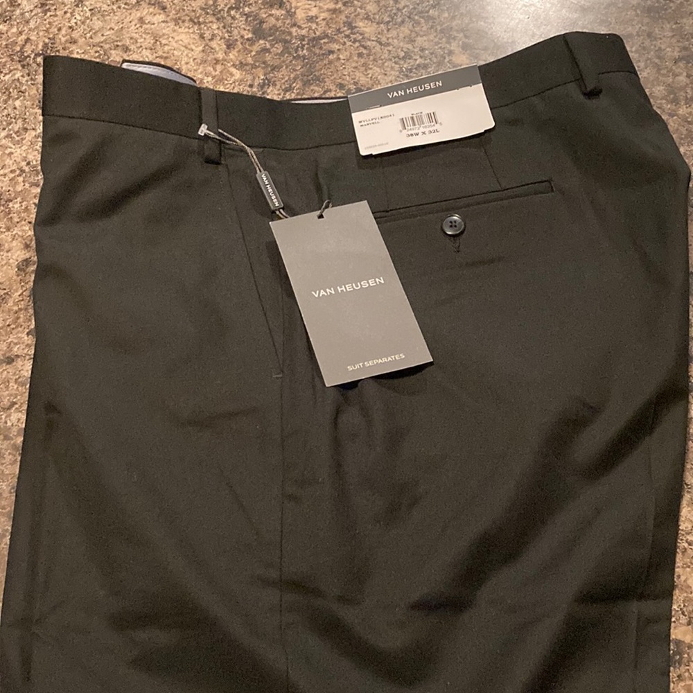 Men’s Van Heusen, black dress pants